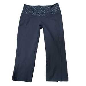 Lululemon Gather & Crow Crop Size 6 Black Swiss Dot Lace Play Waist Split Calf